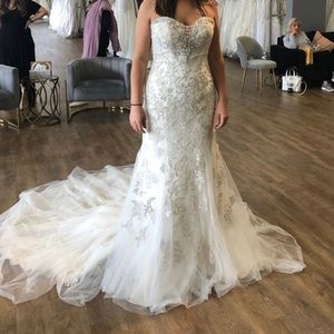 Essence of Australia strapless wedding dress